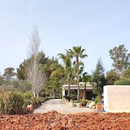 Casa Bet Con Piscina Y Jardin.