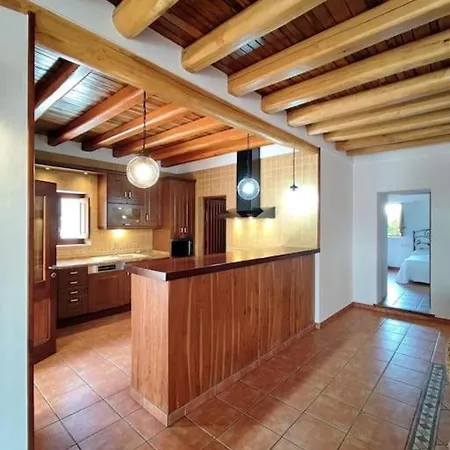 Casa Bet Con Piscina Y Jardin. بيت للعطل *