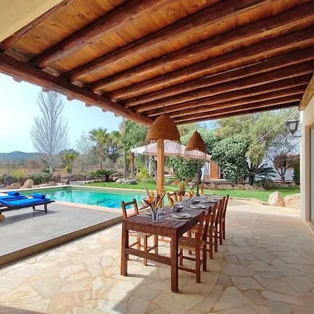 بيت للعطل Casa Bet Con Piscina Y Jardin.