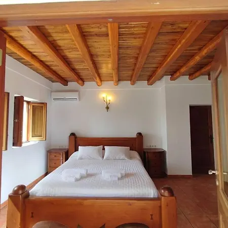 Casa Bet Con Piscina Y Jardin. Holiday home Sant Miquel De Balansat