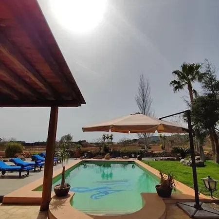 Holiday home Casa Bet Con Piscina Y Jardin.