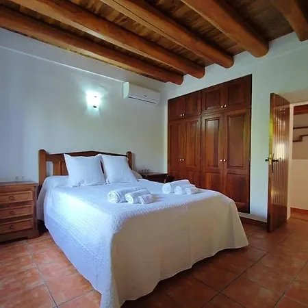 Casa Bet Con Piscina Y Jardin. Holiday home