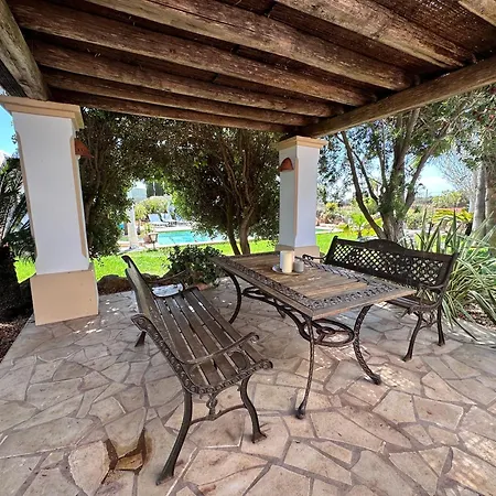 Casa Bet Con Piscina Y Jardin.